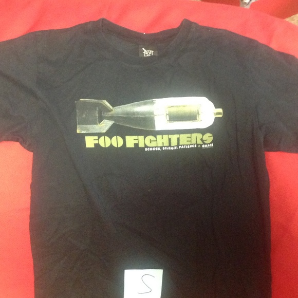 Foo Fighters tshirt - Picture 1 of 2